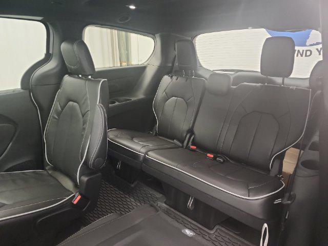 2026 Chrysler Pacifica Limited AWD