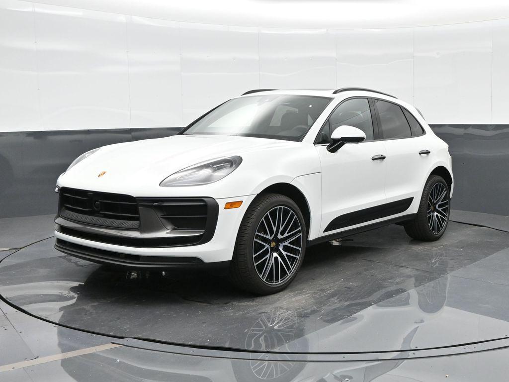 2025 Porsche Macan T