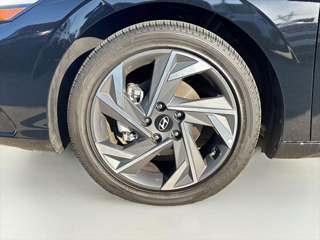 2025 Hyundai Elantra Limited