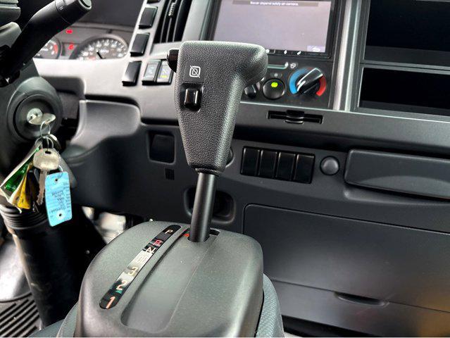 2024 Isuzu NRR NA