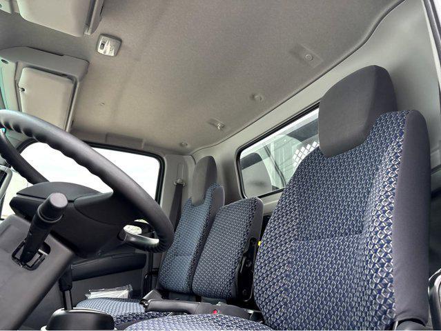 2024 Isuzu NRR NA