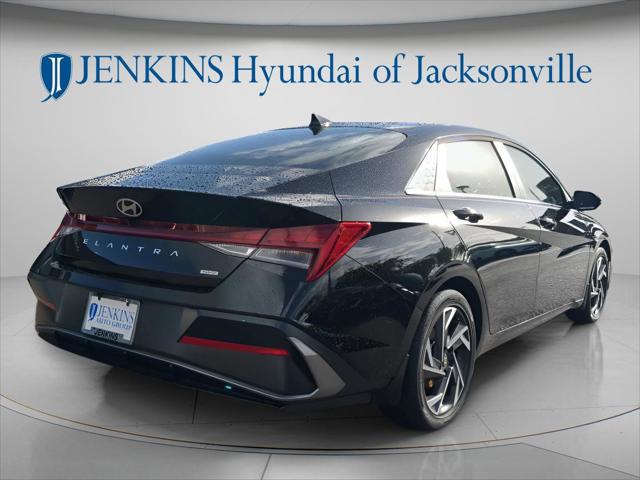 2025 Hyundai Elantra Hybrid Limited