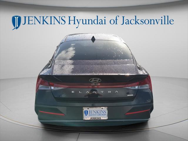 2025 Hyundai Elantra Hybrid Limited