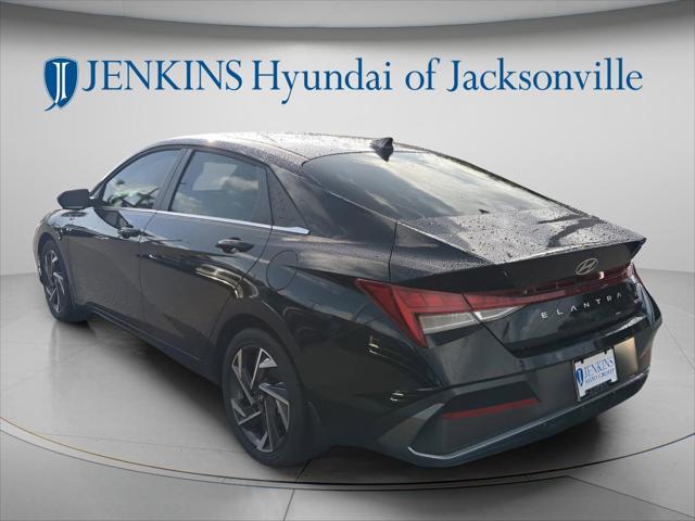 2025 Hyundai Elantra Hybrid Limited