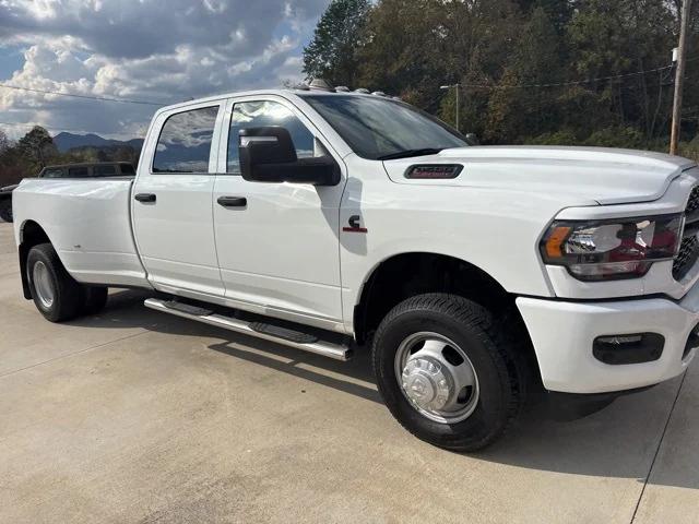 2023 RAM 3500 Tradesman Crew Cab 4x4 8 Box 2023 RAM 3500 Tradesman Crew Cab 4x4 8 Box