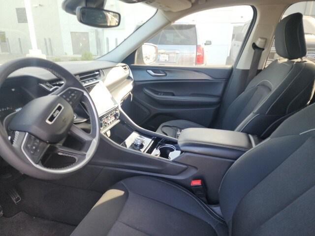 2023 Jeep Grand Cherokee L Laredo 4x4