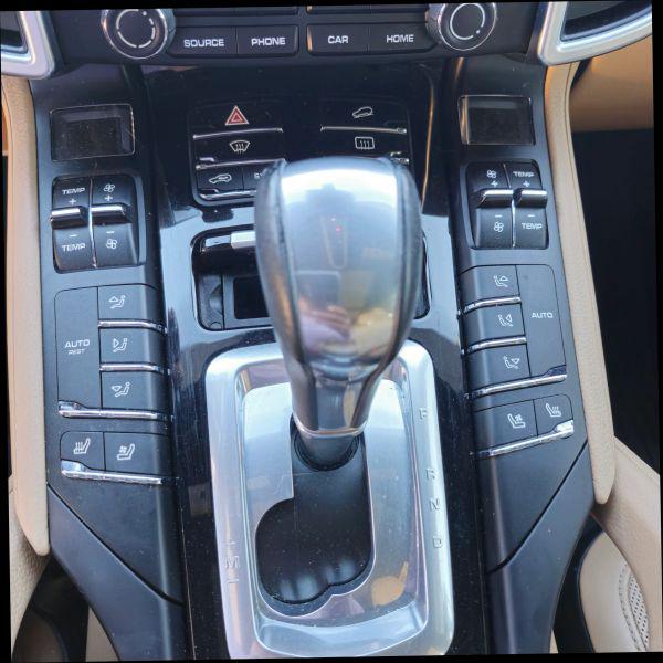 2018 Porsche Cayenne Platinum Edition