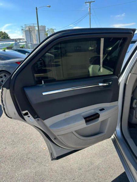 2005 Chrysler 300 300C