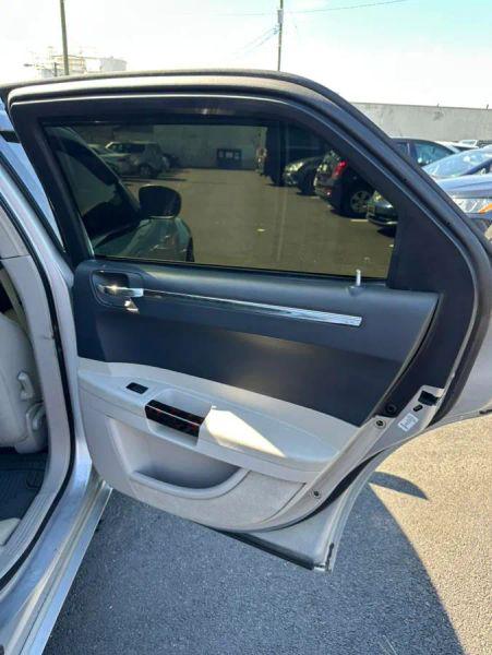 2005 Chrysler 300 300C