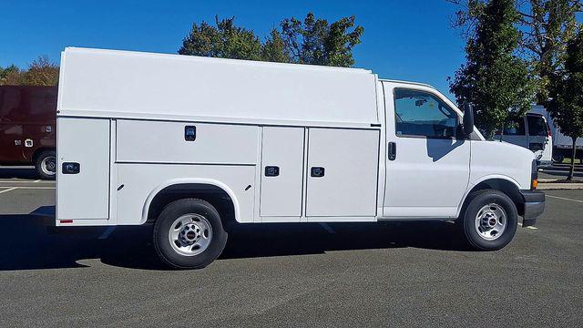 2025 GMC Savana Cutaway Work Van