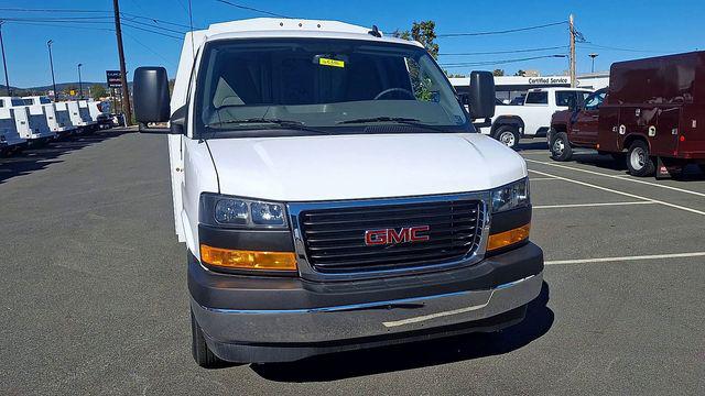 2025 GMC Savana Cutaway Work Van
