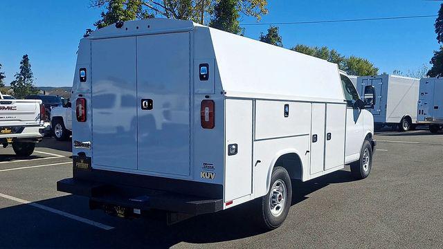 2025 GMC Savana Cutaway Work Van