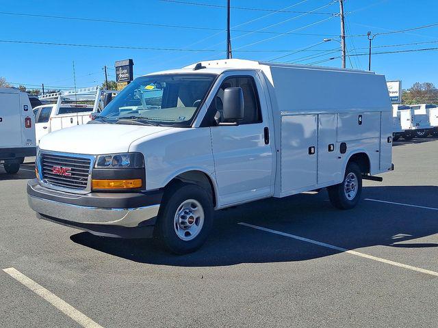 2025 GMC Savana Cutaway Work Van