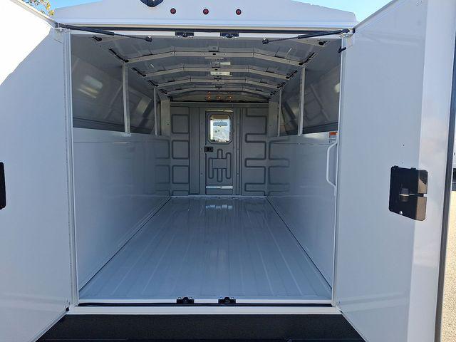 2025 GMC Savana Cutaway Work Van