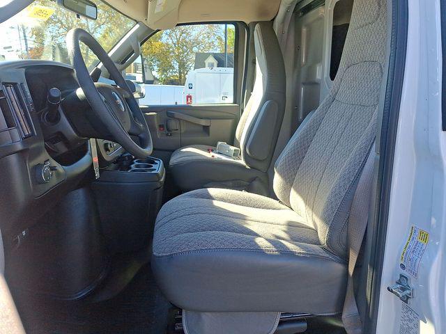 2025 GMC Savana Cutaway Work Van