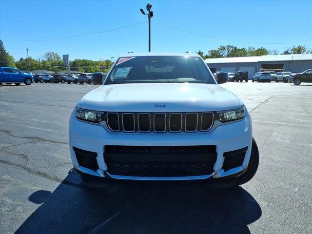 2022 Jeep Grand Cherokee L Laredo 4x4 2022 Jeep Grand Cherokee L Laredo 4x4