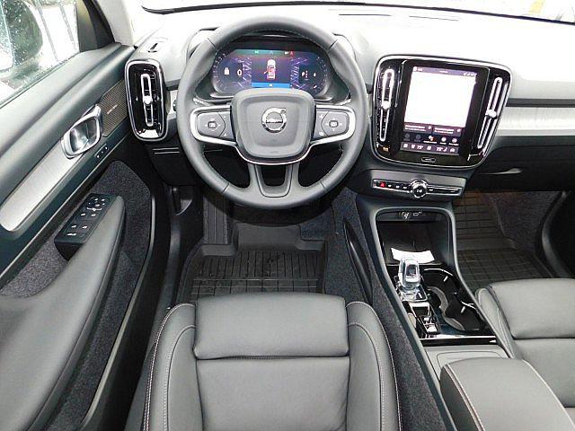 2026 Volvo XC40 B5 Ultra