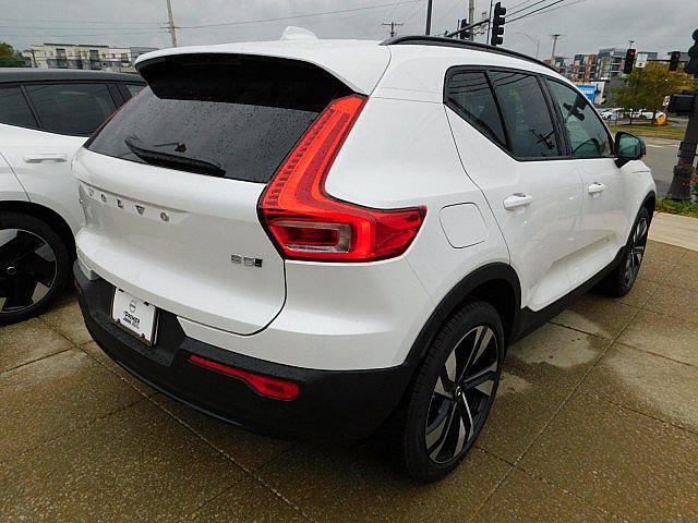 2026 Volvo XC40 B5 Ultra