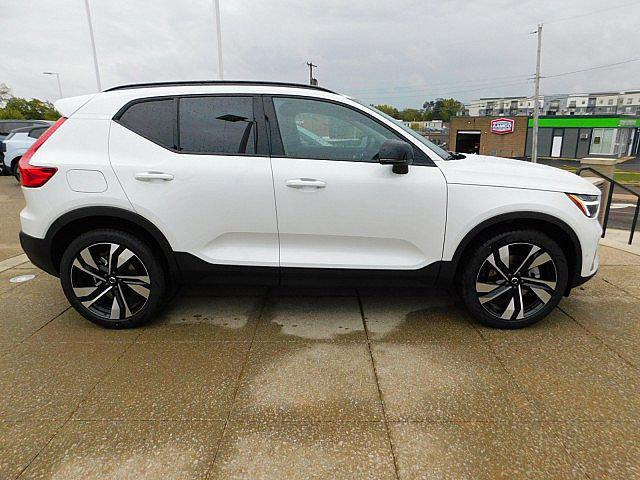 2026 Volvo XC40 B5 Ultra