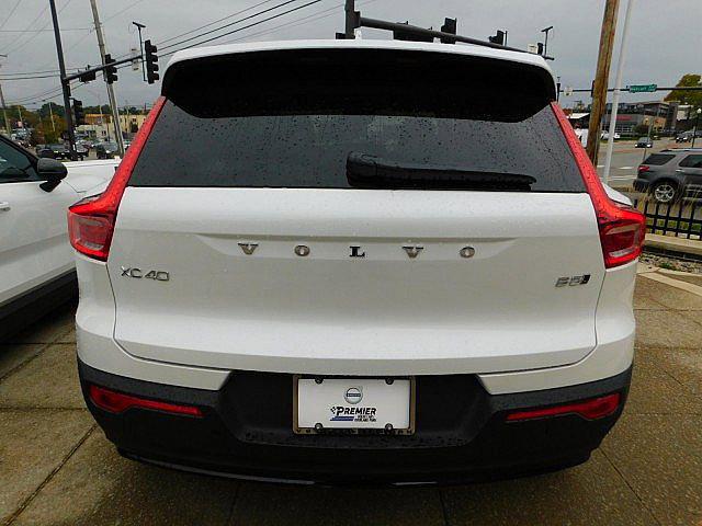 2026 Volvo XC40 B5 Ultra