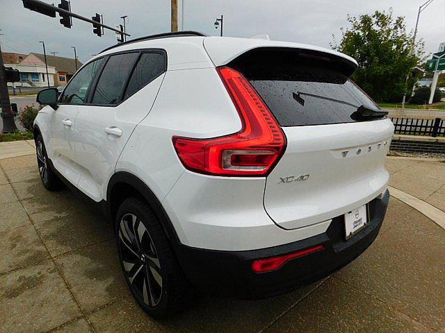 2026 Volvo XC40 B5 Ultra