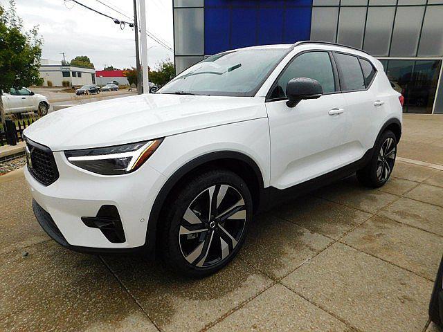 2026 Volvo XC40 B5 Ultra