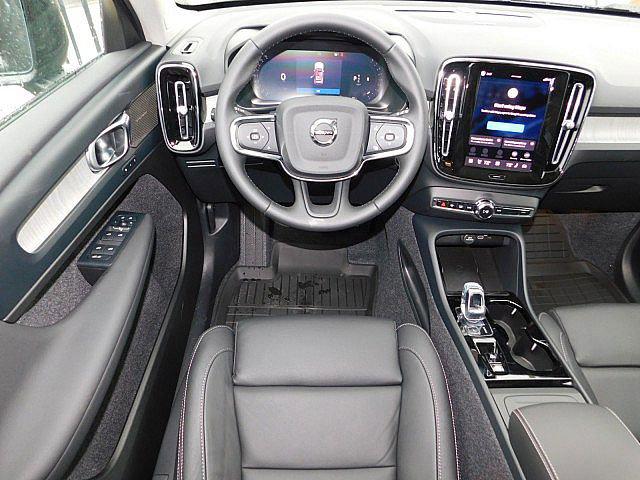 2026 Volvo XC40 B5 Ultra