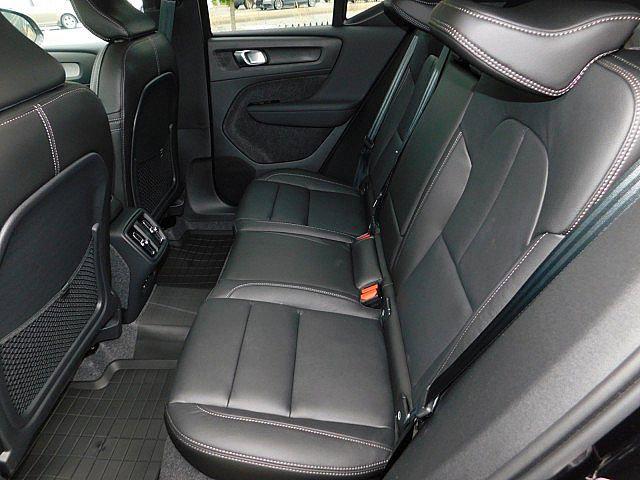 2026 Volvo XC40 B5 Ultra