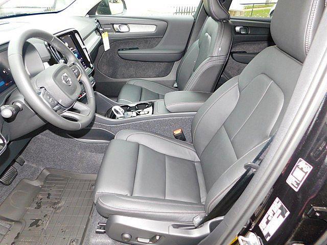 2026 Volvo XC40 B5 Ultra