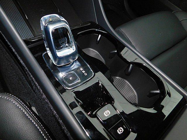 2026 Volvo XC40 B5 Ultra