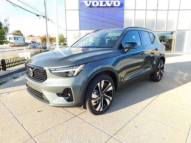 2026 Volvo XC40 B5 Ultra