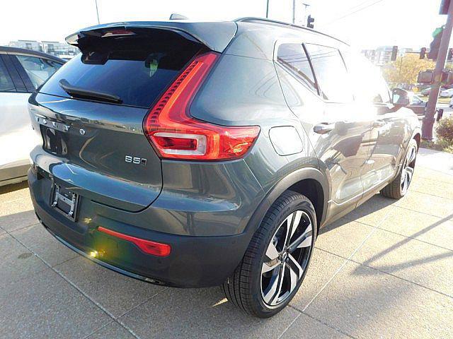 2026 Volvo XC40 B5 Ultra