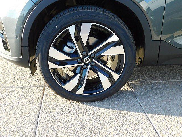 2026 Volvo XC40 B5 Ultra
