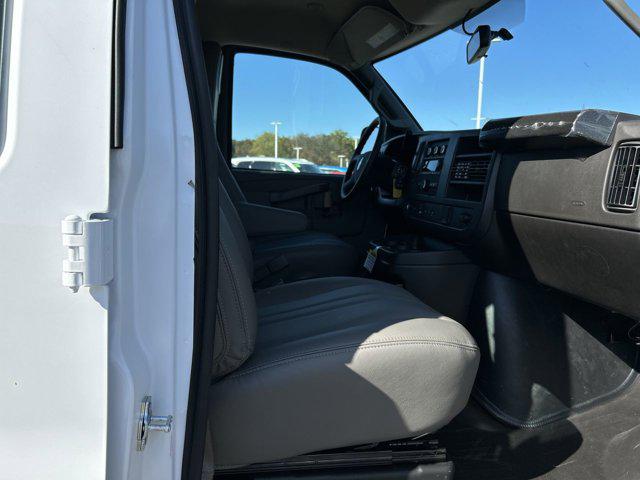 2025 Chevrolet Express Cargo Van RWD 2500 Regular Wheelbase WT