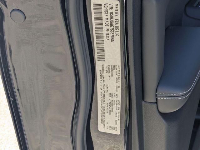 2025 Jeep Grand Cherokee Laredo X 4x2