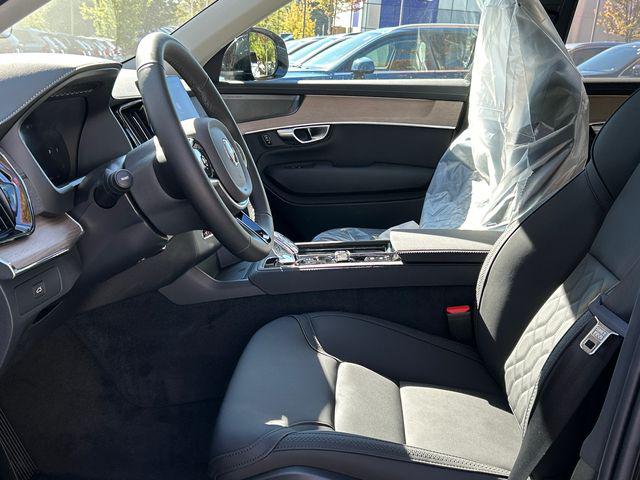 2026 Volvo XC90 Plus, B6 AWD Gas (mild hybrid), Gasoline, Bright, 7 Seats