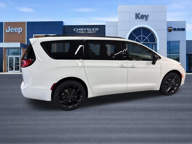 2026 Chrysler Pacifica Limited AWD