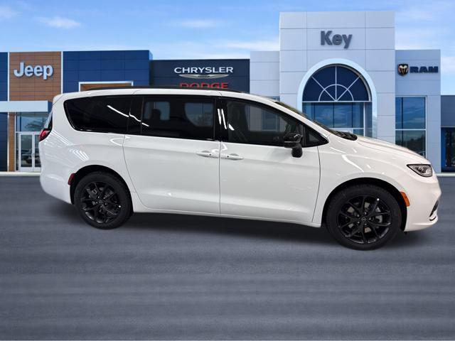 2026 Chrysler Pacifica Limited AWD