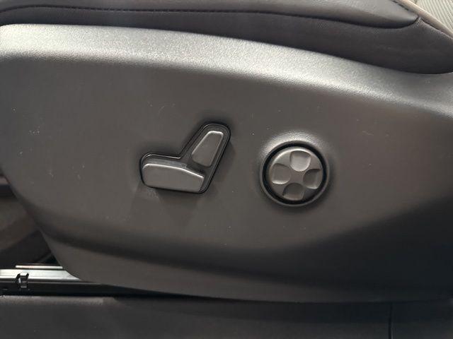 2026 Chrysler Pacifica Limited AWD
