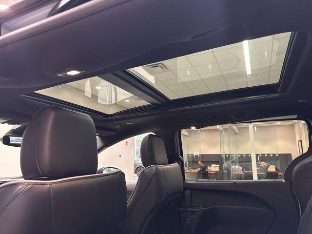 2026 Chrysler Pacifica Limited AWD