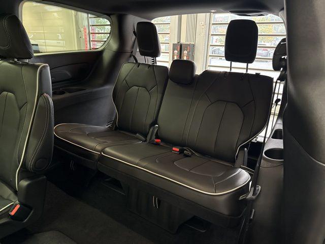 2026 Chrysler Pacifica Limited AWD