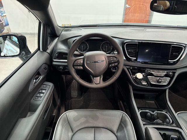 2026 Chrysler Pacifica Limited AWD