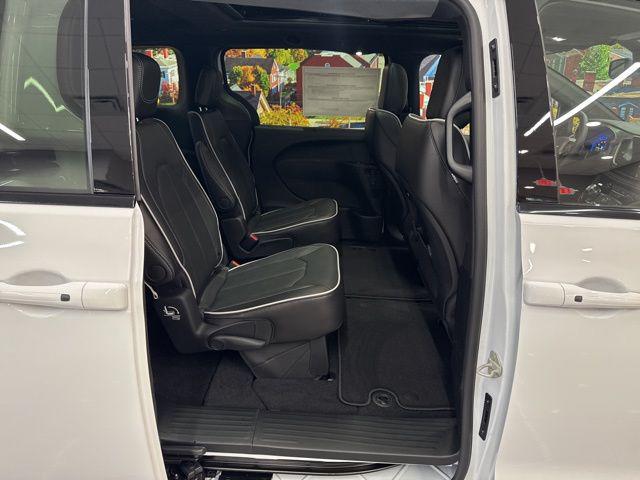 2026 Chrysler Pacifica Limited AWD