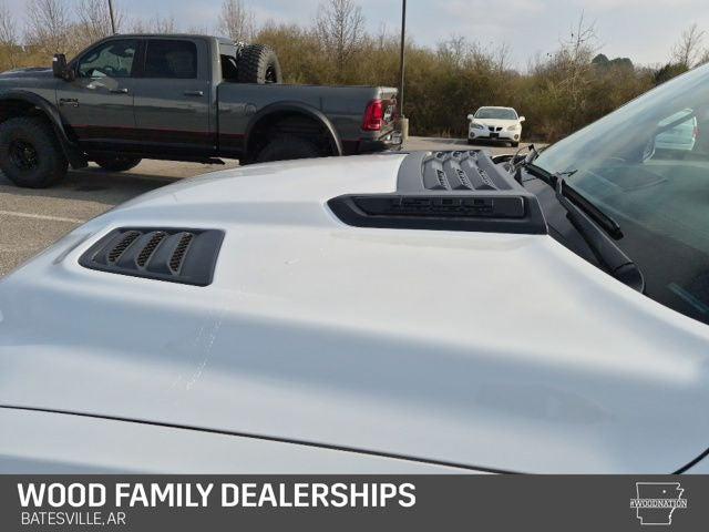 2026 Ram 1500 Express Crew Cab 4x4 5'7" Box