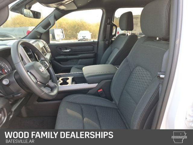 2026 Ram 1500 Express Crew Cab 4x4 5'7" Box