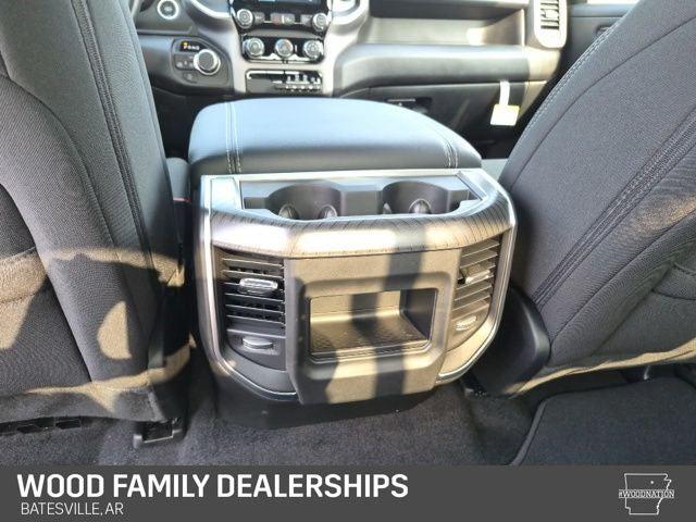 2026 Ram 1500 Express Crew Cab 4x4 5'7" Box