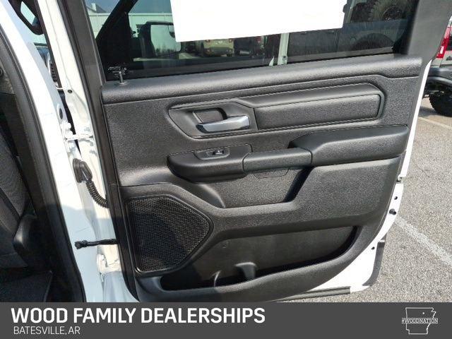 2026 Ram 1500 Express Crew Cab 4x4 5'7" Box