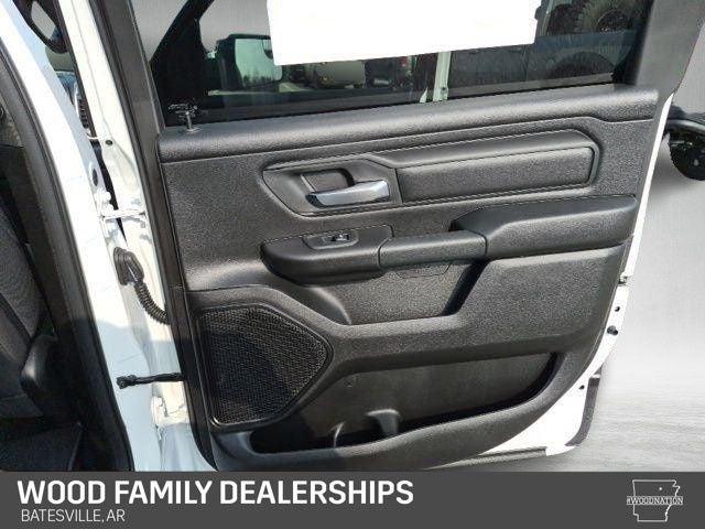 2026 Ram 1500 Express Crew Cab 4x4 5'7" Box