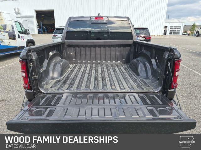 2026 Ram 1500 Express Crew Cab 4x4 5'7" Box