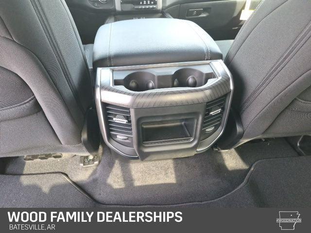 2026 Ram 1500 Express Crew Cab 4x4 5'7" Box
